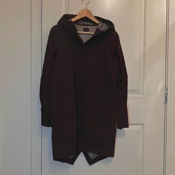 lululemon Rain Haven Jacket - Picture 12 of 12